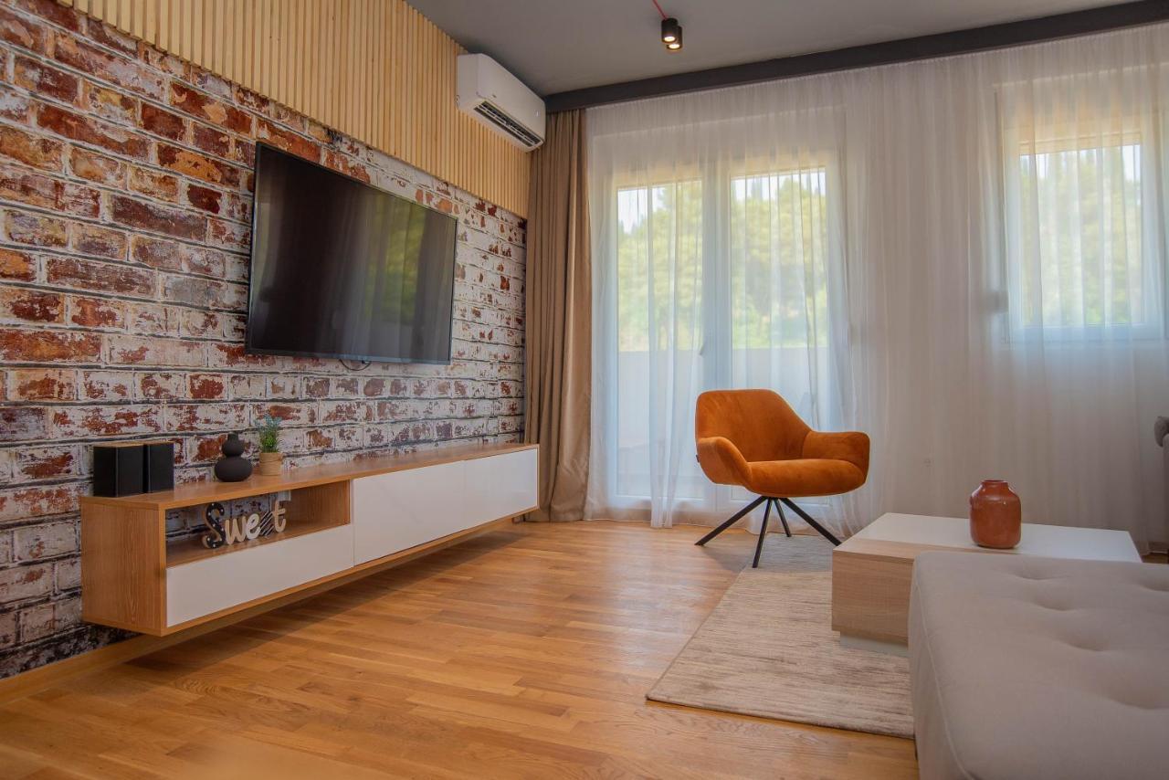 Stylish Two Bedroom Apartment At Ljubovic-Hill Park Podgorica Exterior foto